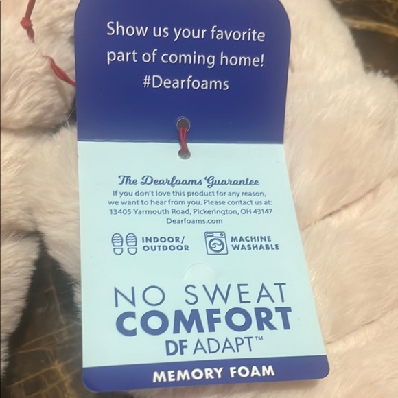 Dearfoams deLuxe Pink Plush Slippers with Cozy Design - Picture 2 of 7